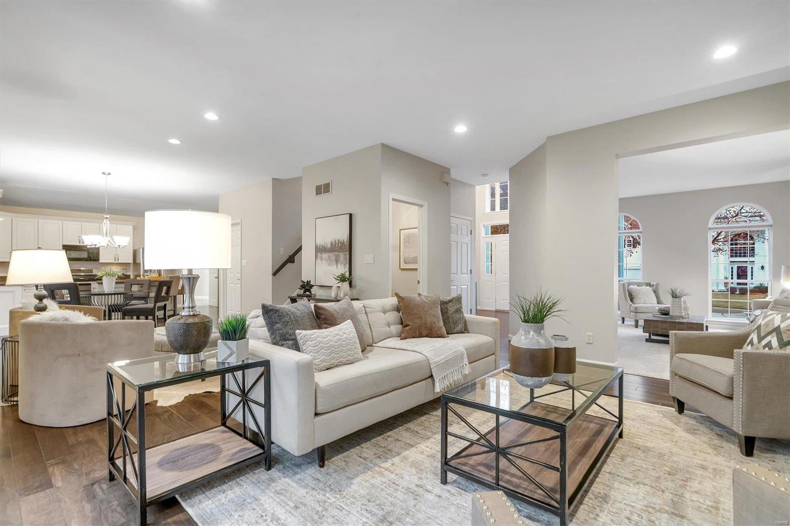 865 Castle Pines Drive Ballwin, MO 63021 - Photo 8 of 33