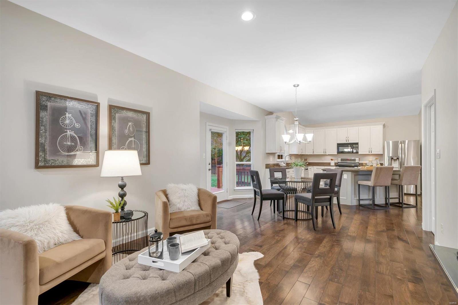 865 Castle Pines Drive Ballwin, MO 63021 - Photo 9 of 33