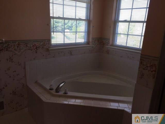 22 Lexington Road Monmouth Junction, NJ 08852 - Photo 13 of 25 Gallery Image 13