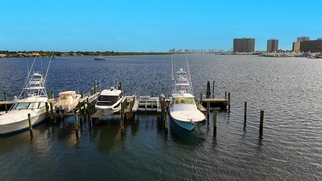 $385,000 | 0 Twelve Oaks Way, Unit SLIP B18, North Palm Beach, FL 33408