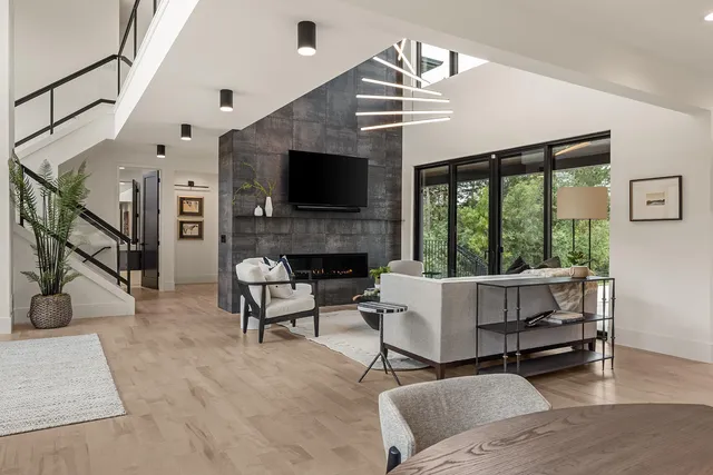 $2,675,000 | 196 X Glenhill Road, Mendota Heights, MN 55118