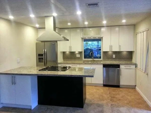$2,400 | 130 West Ocean Drive, Boynton Beach, FL 33426