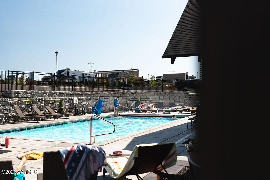 1769 Naches Wenas Road, Unit 41 Selah, WA 98942 - Photo 31 of 41 Club house Pool area