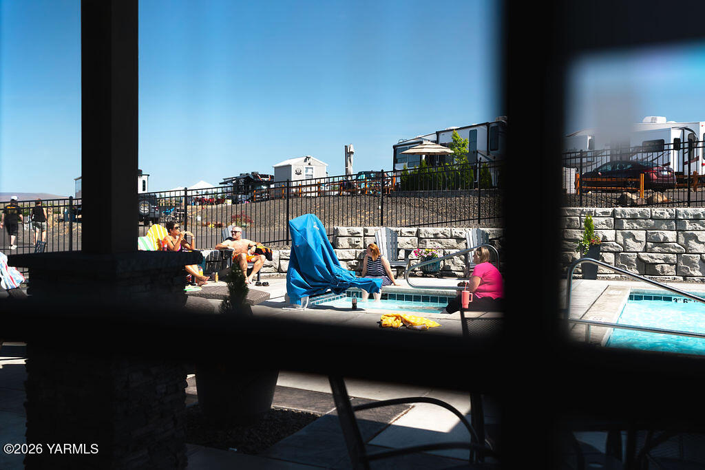 1769 Naches Wenas Road, Unit 41 Selah, WA 98942 - Photo 33 of 41 Club house Pool area