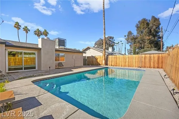 $2,495 | 1707 South 8th Street, Las Vegas, NV 89104