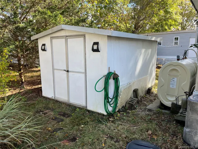 a view of a back yard of the house