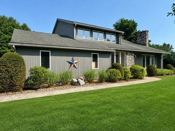 $589,900 | 36 Fraser Drive, East Longmeadow, MA 01028