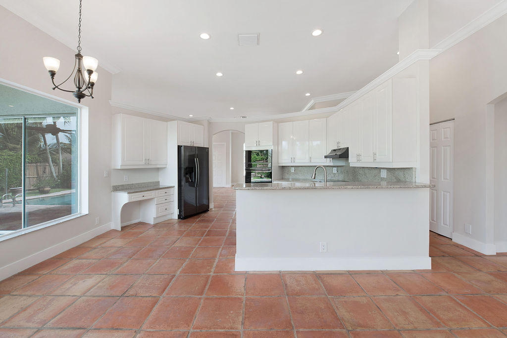 22949 Greenview Terrace Boca Raton, FL 33433 - Photo 10 of 32 AIP_4605