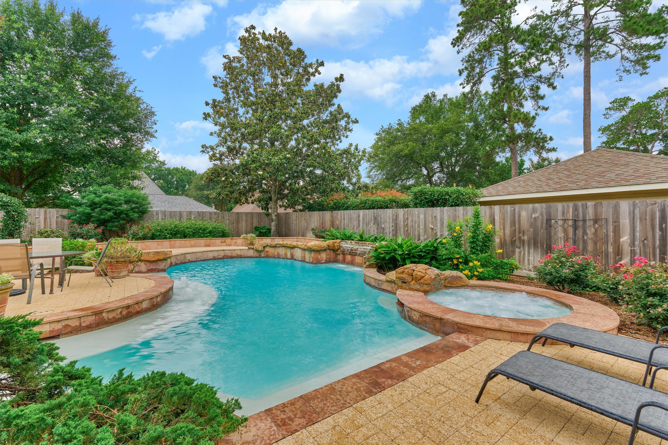 16707 Avenfield Road Tomball, TX 77377 - Photo 37 of 50 a view of a backyard with sitting area