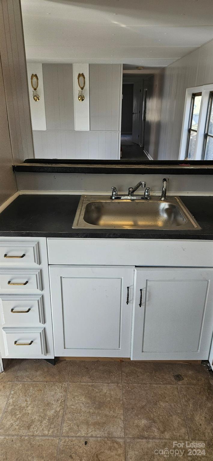 116 Lowman Street, Unit 6 Rutherford College, NC 28690 - Photo 3 of 7 a close view of stove top oven
