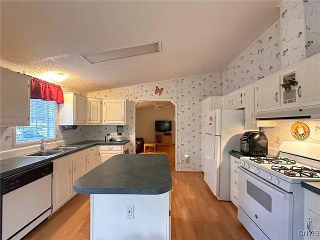 $84,000 | 2 Tree Stump Drive, New Hartford, NY 13321