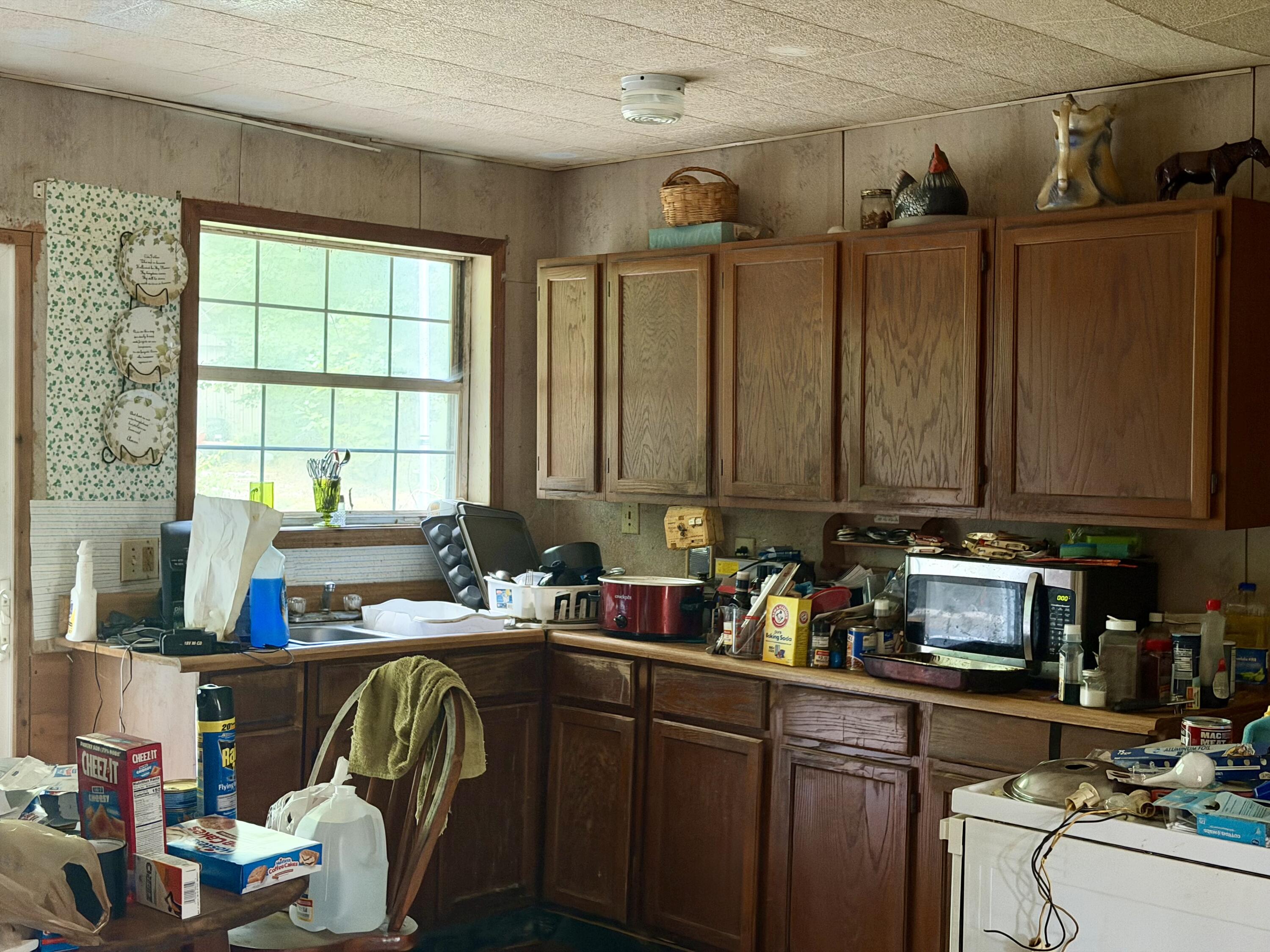 335 Smallwood Road Stanton, KY 40380 - Photo 20 of 46 Eat-in Kitchen