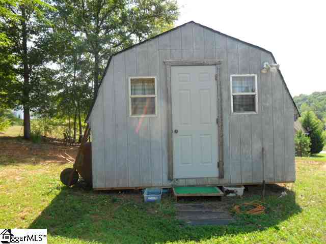 392 Shady Grove Road Pickens, SC 29671 - Photo 3 of 10