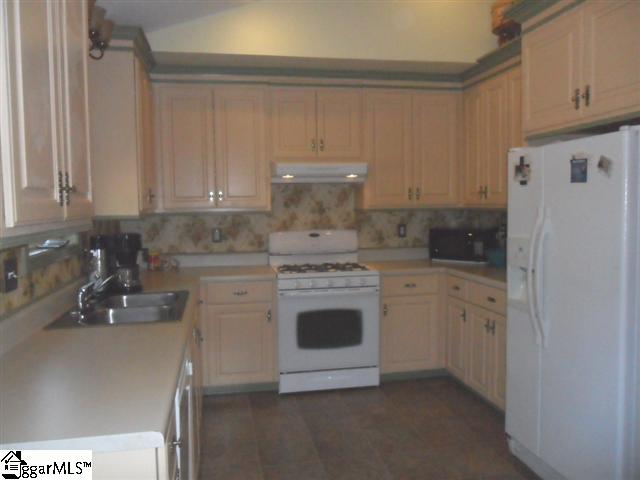 392 Shady Grove Road Pickens, SC 29671 - Photo 4 of 10