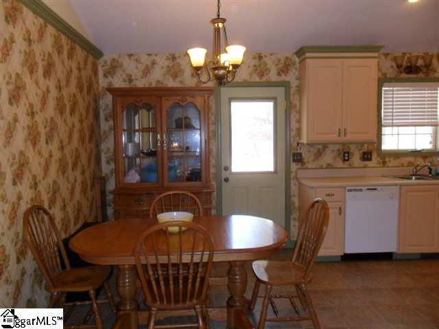 392 Shady Grove Road Pickens, SC 29671 - Photo 5 of 10