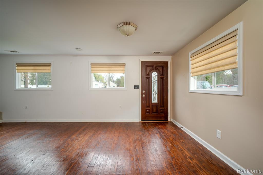 7203 Aspen Road Lexington, MI 48450 - Photo 6 of 27