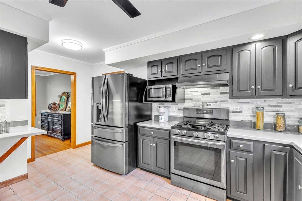64 Ridgewood Terrace Northampton, MA 01060 - Photo 11 of 42 Gallery Image 11