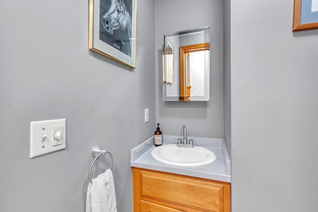 64 Ridgewood Terrace Northampton, MA 01060 - Photo 16 of 42 Gallery Image 16