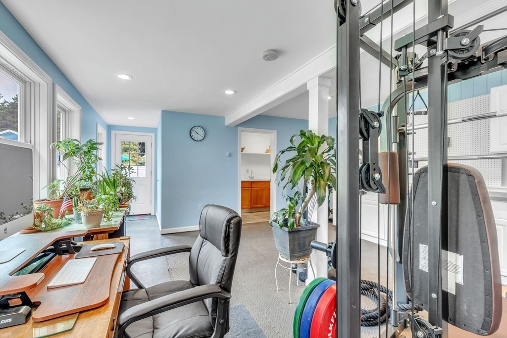 64 Ridgewood Terrace Northampton, MA 01060 - Photo 21 of 42 Gallery Image 21