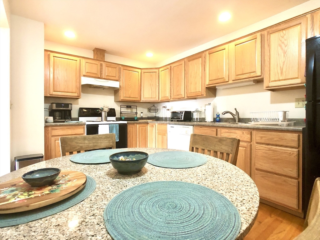 64 Ridgewood Terrace Northampton, MA 01060 - Photo 30 of 42 Gallery Image 30