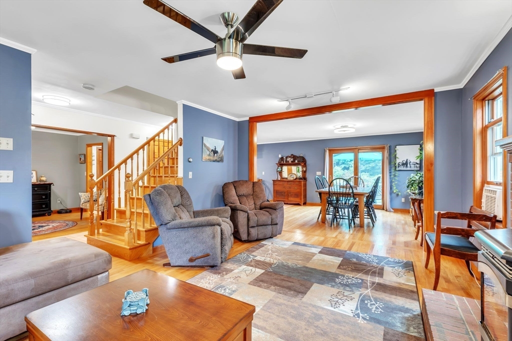 64 Ridgewood Terrace Northampton, MA 01060 - Photo 5 of 42 Gallery Image 5