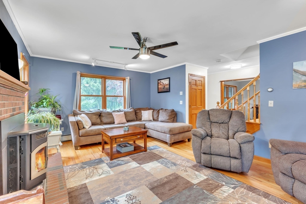 64 Ridgewood Terrace Northampton, MA 01060 - Photo 6 of 42 Gallery Image 6