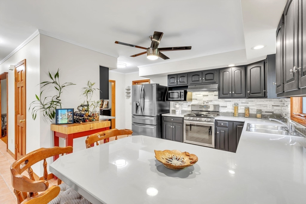 64 Ridgewood Terrace Northampton, MA 01060 - Photo 10 of 42 Gallery Image 10