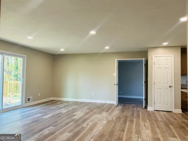 $1,850 | 6165 Radford Drive, Riverdale, GA 30296