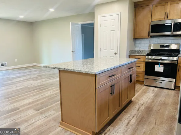 $1,850 | 6165 Radford Drive, Riverdale, GA 30296