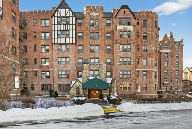 $369,000 | 10 Nosband Avenue, Unit 6M, White Plains, NY 10605