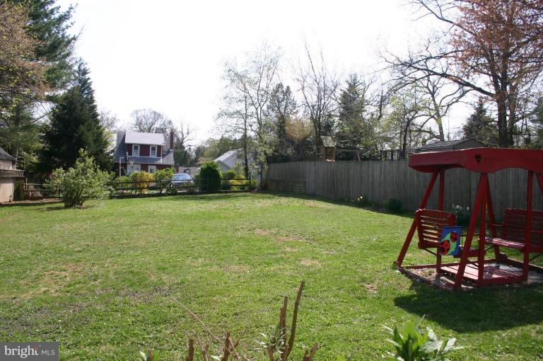 921 Litchfield Road Baltimore, MD 21239 - Photo 21 of 26 Back Yard