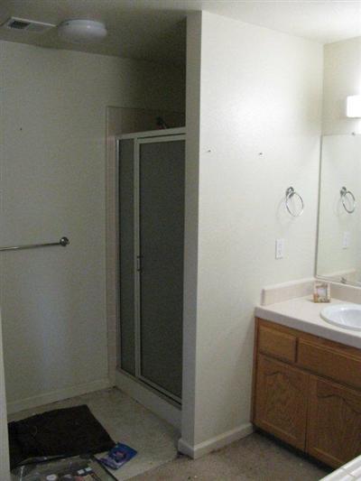 6496 Elwood Road Sanger, CA 93657 - Photo 23 of 26 MASTER BATH SHOWER