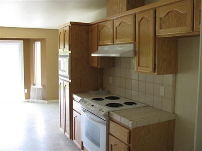 6496 Elwood Road Sanger, CA 93657 - Photo 8 of 26 VIEW OF KITCHEN FROM PANTRY AREA