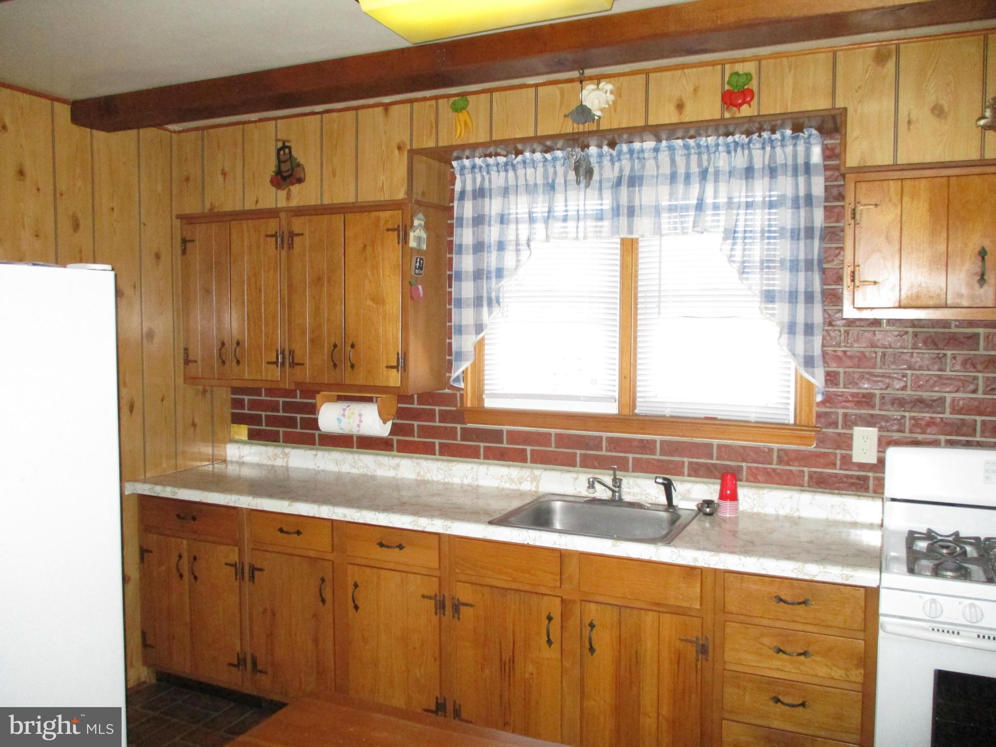 8021 Dalesford Road Baltimore, MD 21234 - Photo 15 of 24 Kitchen