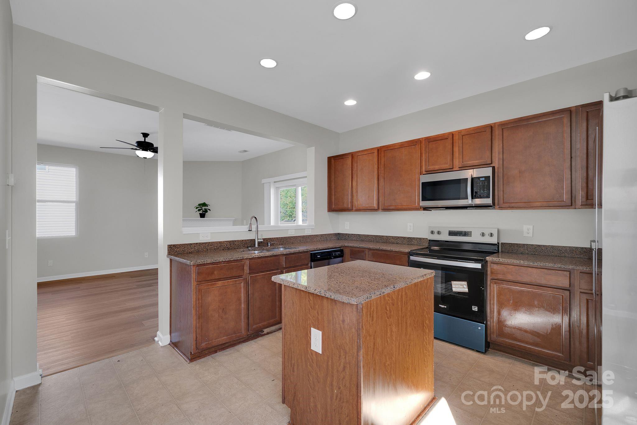 12404 Bending Branch Road Charlotte, NC 28227 - Photo 5 of 34 Gallery Image 5