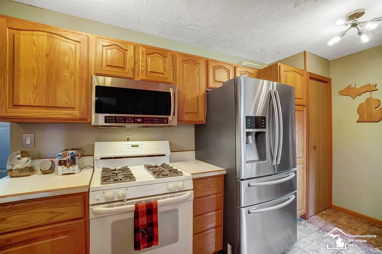 13740 Martinsville Road Carleton, MI 48117 - Photo 12 of 37 50023466-11.JPG