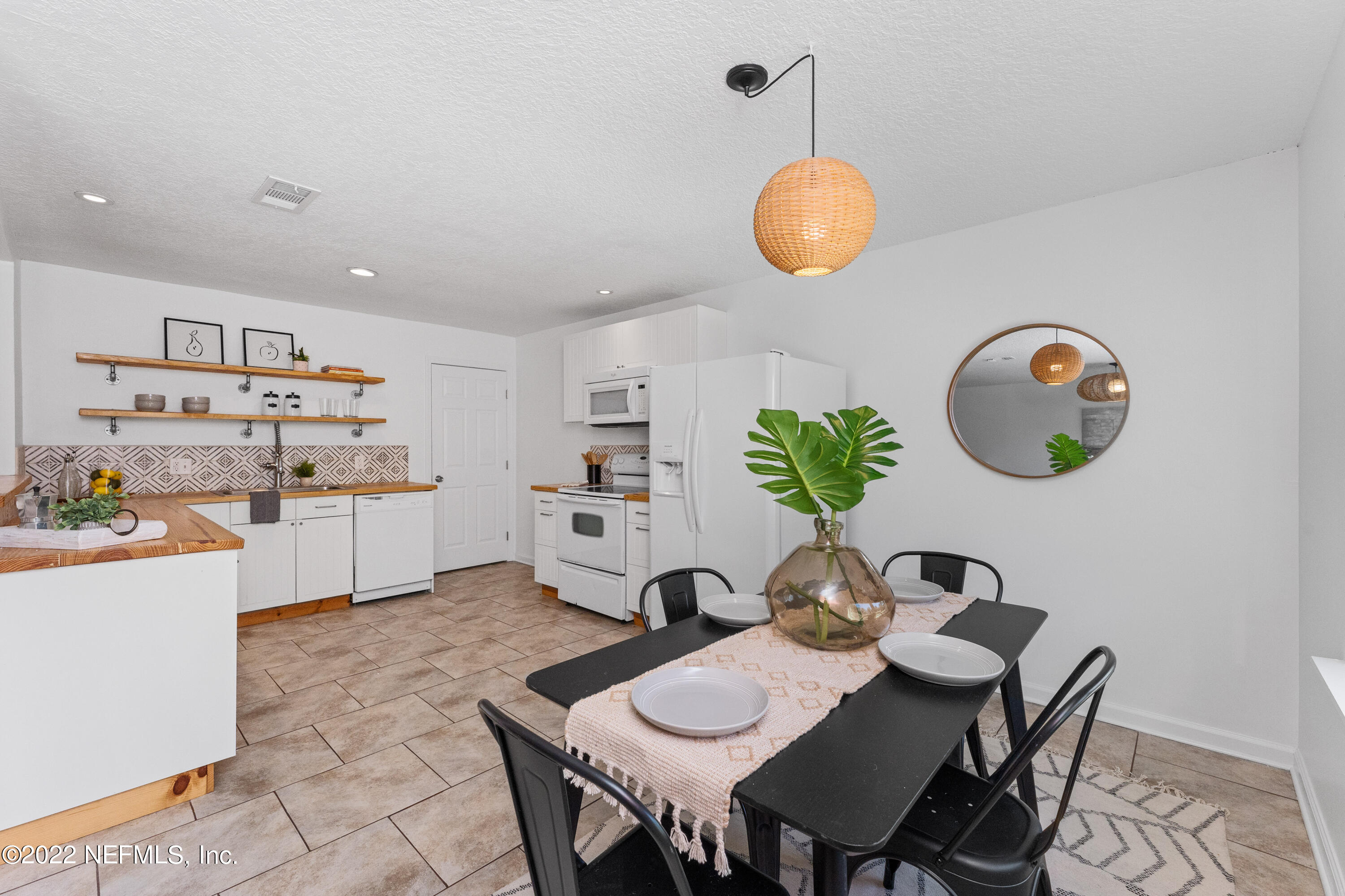 221 Seminole Road Atlantic Beach, FL 32233 - Photo 5 of 30 Dining/Kitchen