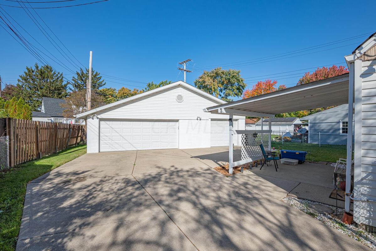 307 Sturbridge Road Columbus, OH 43228 - Photo 5 of 35 05