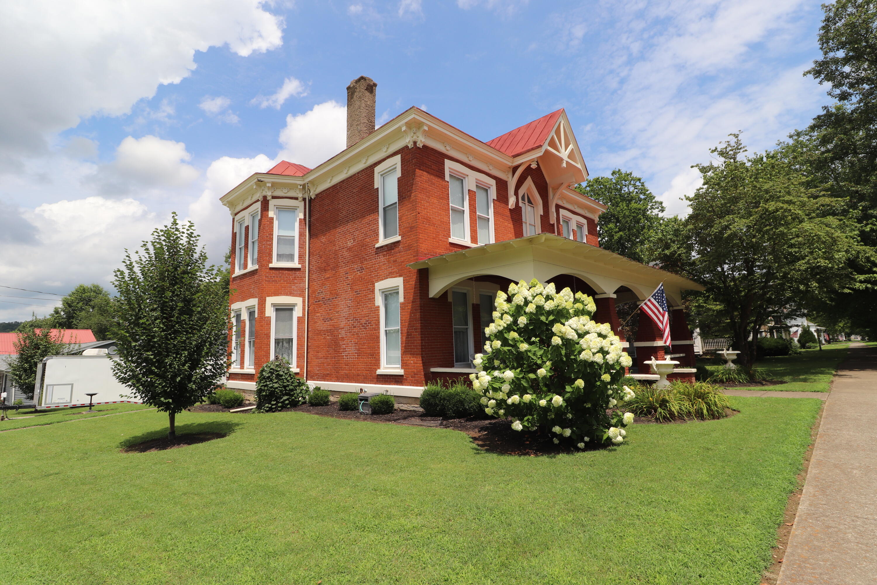 401 East 4th Street Augusta, KY 41002 - Photo 3 of 50