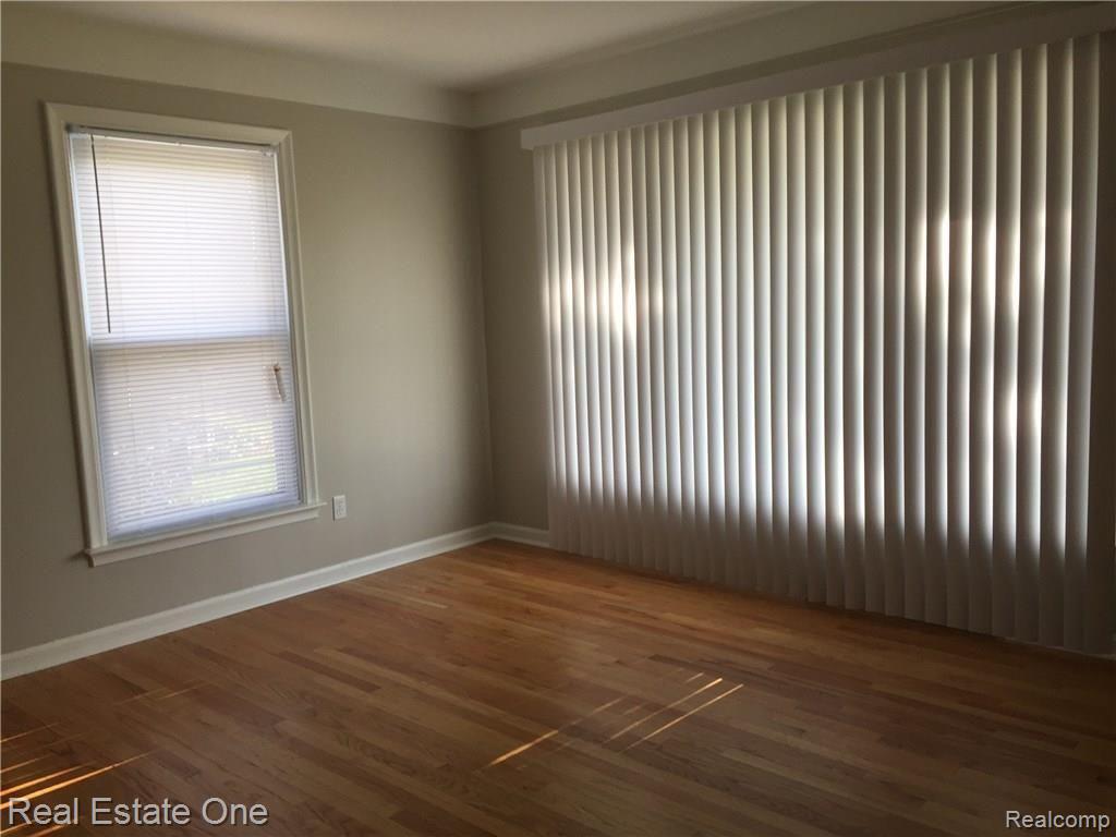 6852 Harrison Road Garden City, MI 48135 - Photo 3 of 16 042.JPG