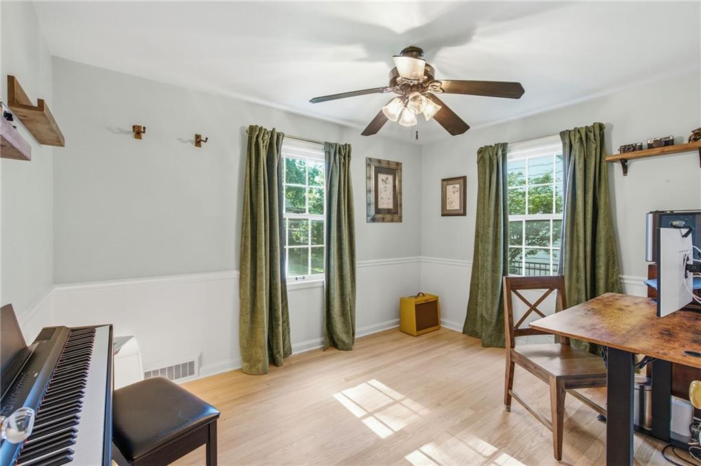 5313 Aberdeen Road Fairway, KS 66205 - Photo 12 of 29