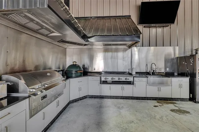 $845,000 | 474 Hickory Bluff Road, Waverly, GA 31565