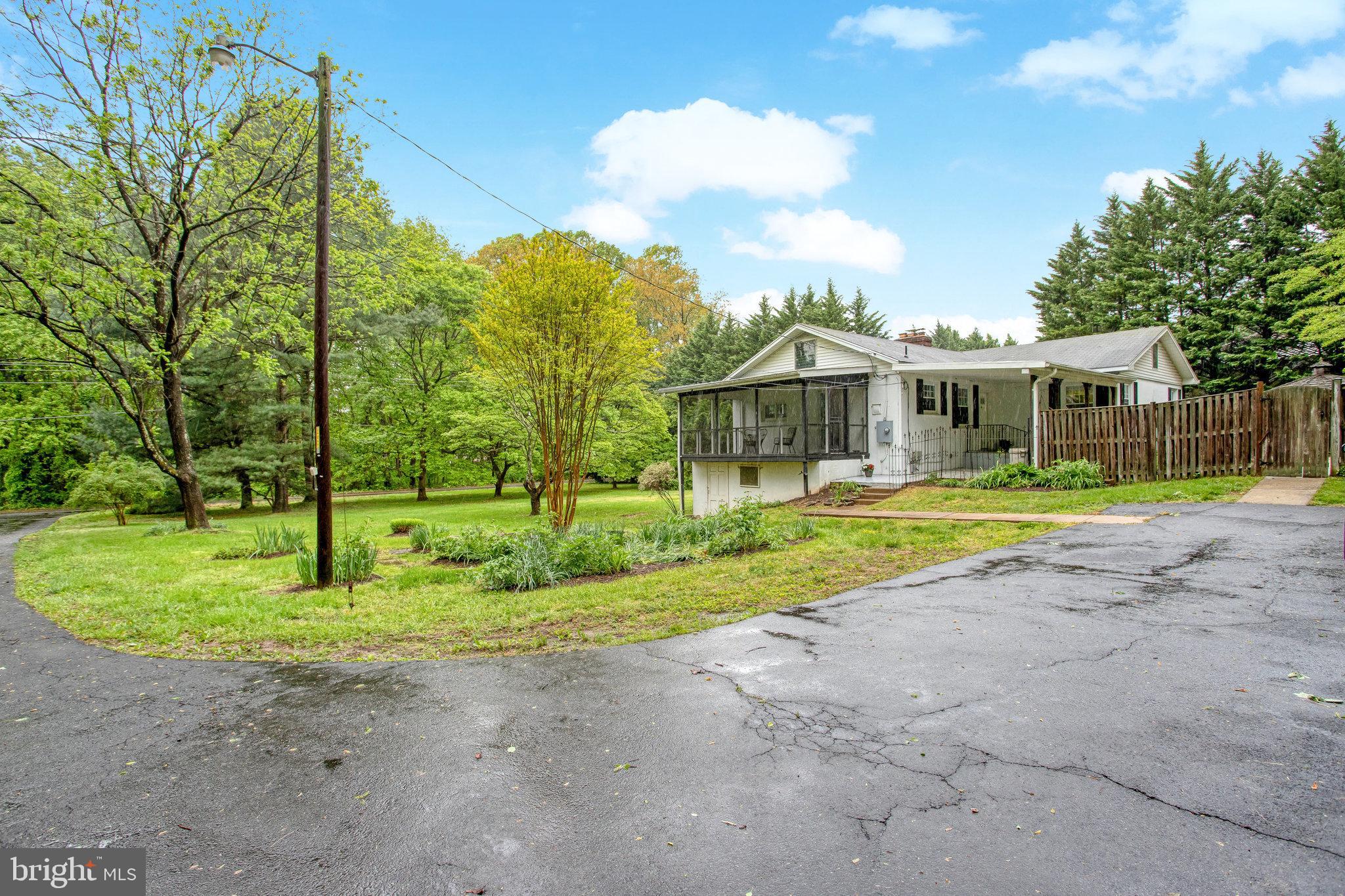 6105 Colchester Road Fairfax, VA 22030 - Photo 2 of 57 Gallery Image 2