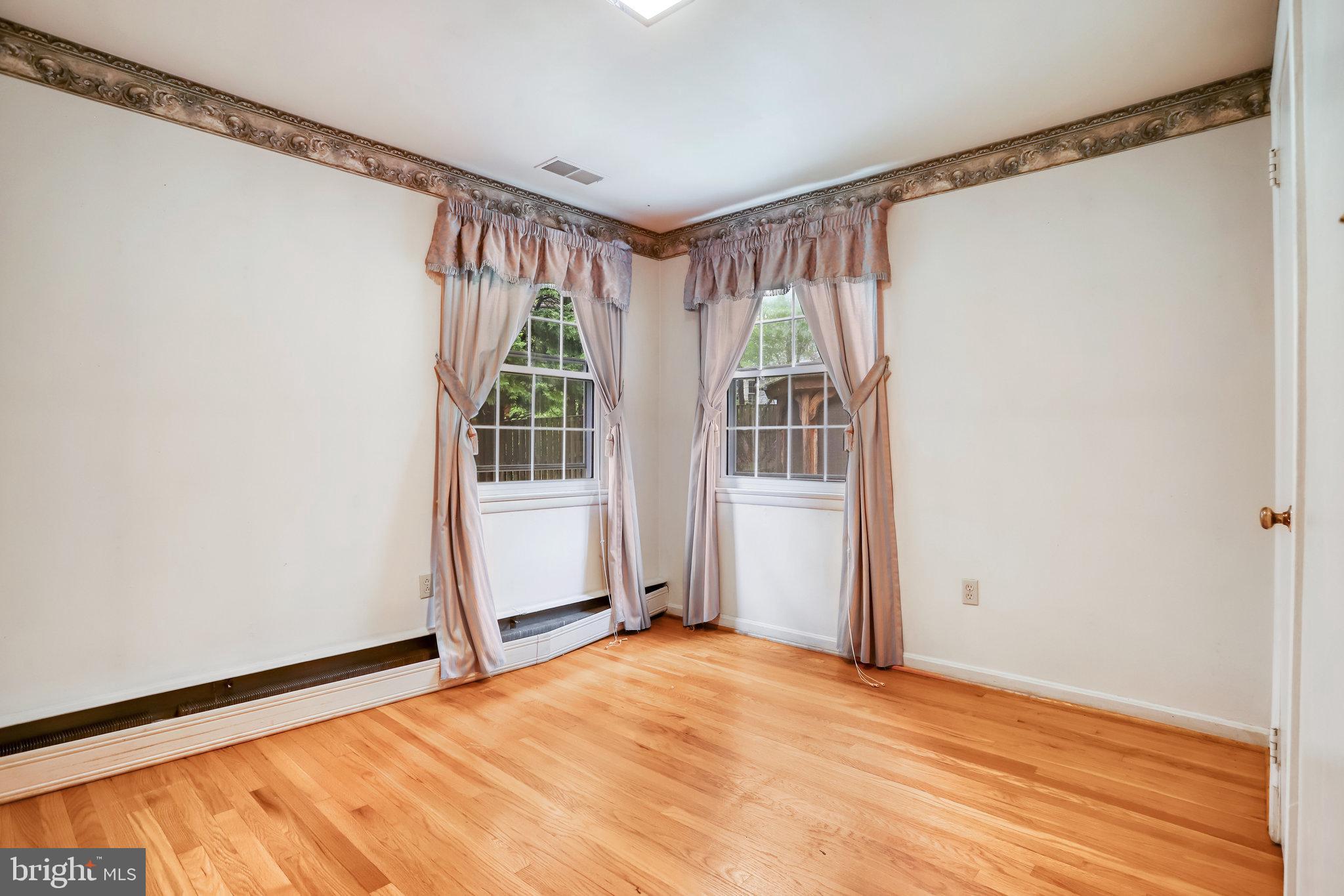 6105 Colchester Road Fairfax, VA 22030 - Photo 45 of 57 Bedroom 3