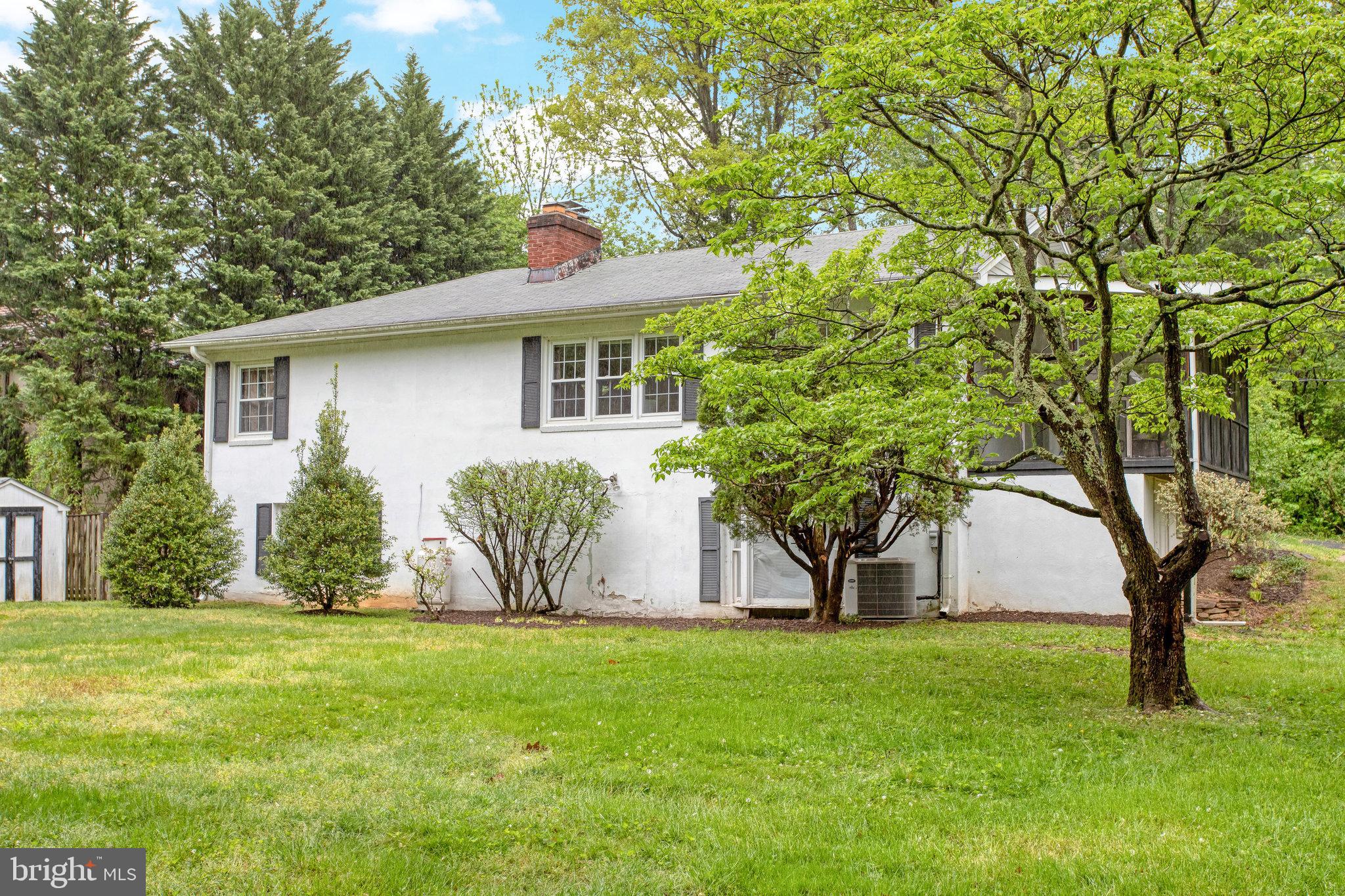 6105 Colchester Road Fairfax, VA 22030 - Photo 5 of 57 Gallery Image 5