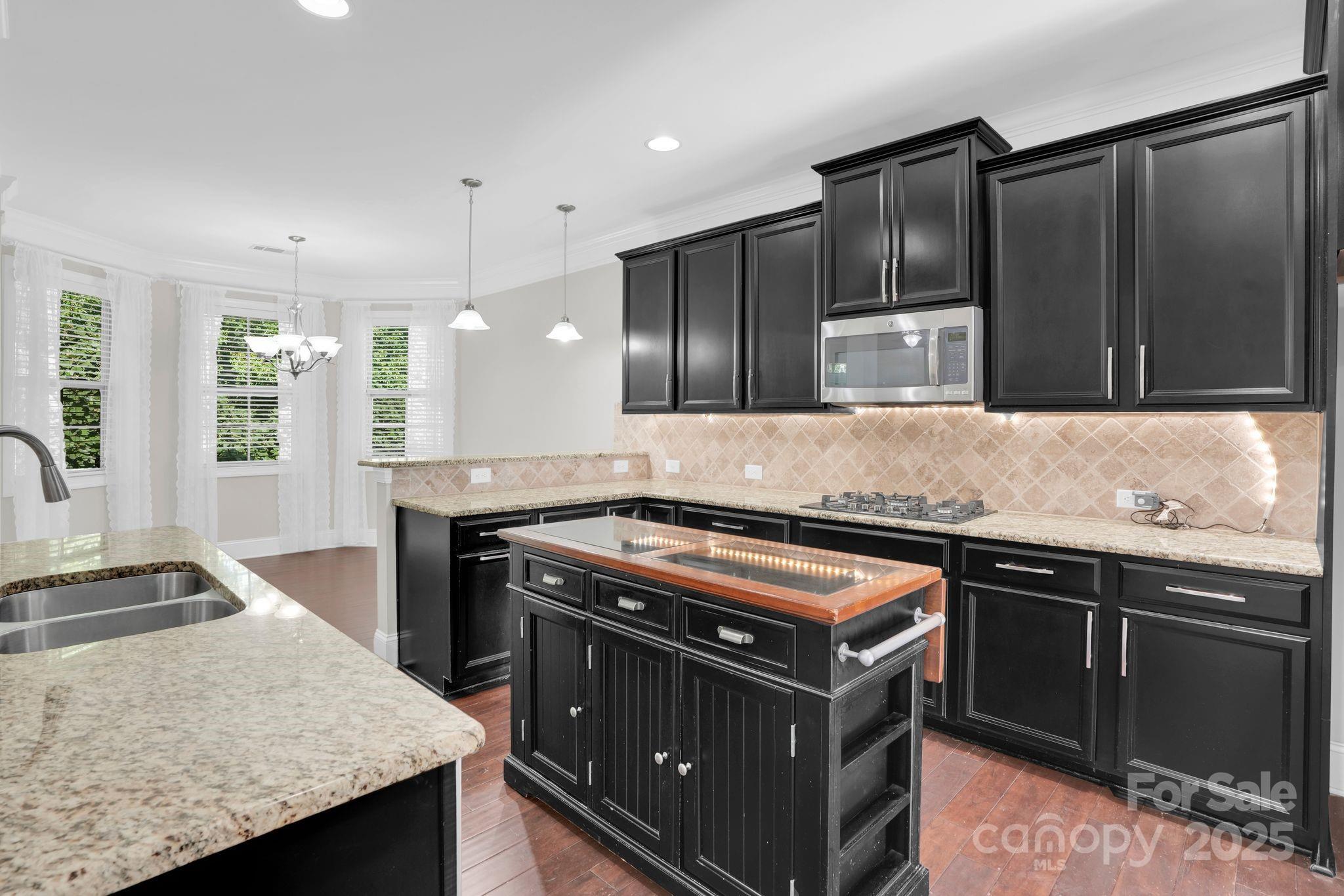 12515 Hashanli Place Matthews, NC 28105 - Photo 8 of 34