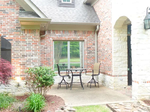 $885,000 | 200 Owls Roost Lane, Cordova, TN 38018