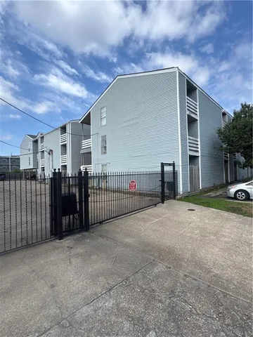 $875 | 4218 Hessmer Avenue, Unit 111, Metairie, LA 70002