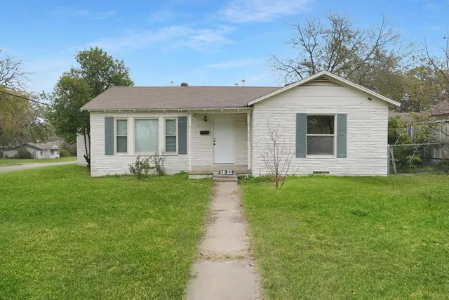 $238,900 | 1022 Churchill Road, Fort Worth, TX 76114