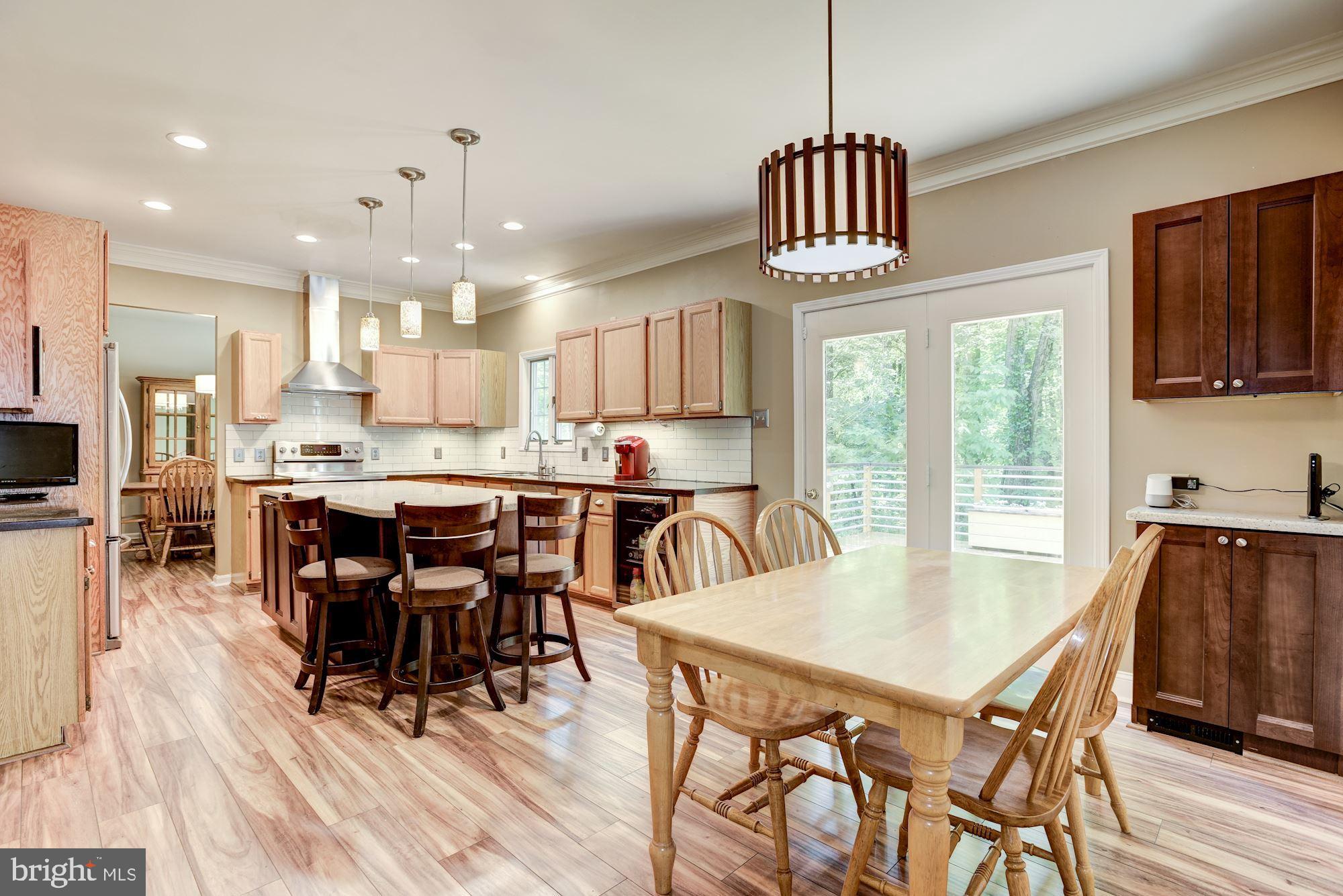 23249 Watson Road Leesburg, VA 20175 - Photo 15 of 51 Large eat-in kitchen